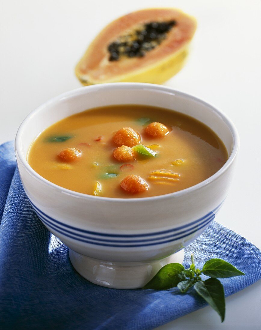 Spicy papaya soup with vegetables
