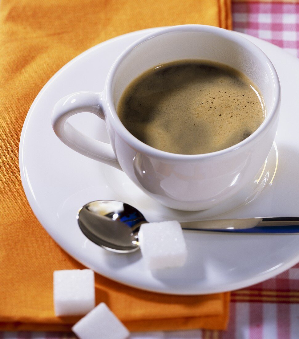 Caffè lungo (espresso brewed with more water)