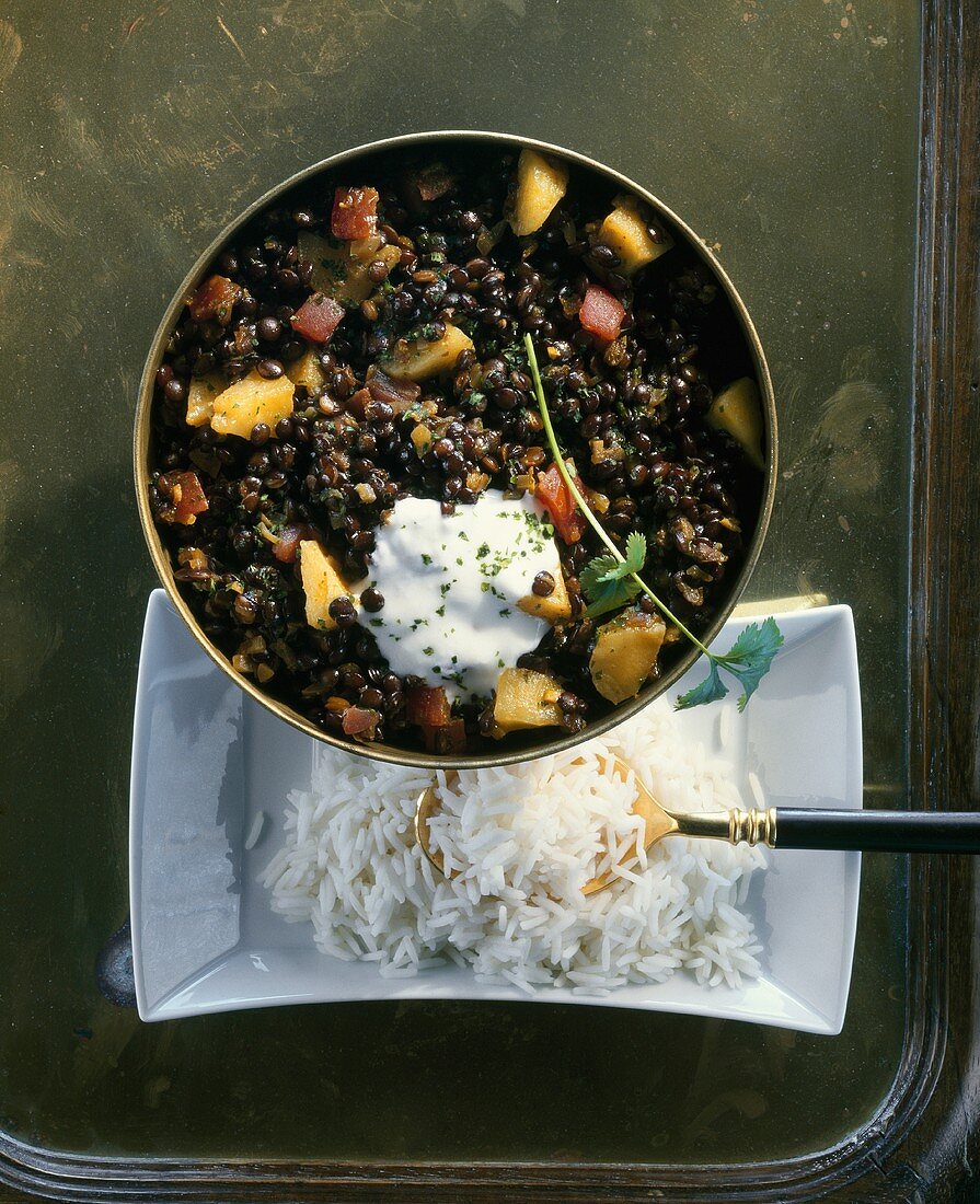 Lentil curry with rice