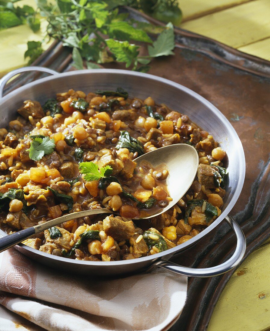 Lentils with lamb and chick-peas
