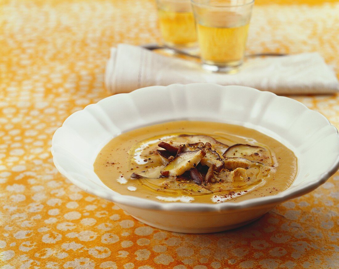 Sweet potato soup with fried mushrooms