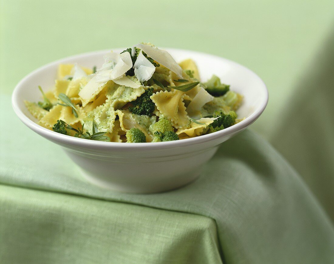 Farfalle mit Brokkoli und Parmesan