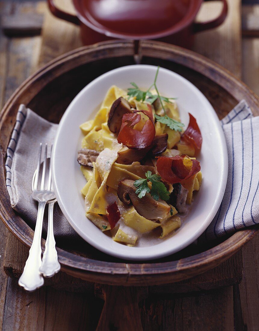 Pappardelle ai porcini (Ribbon pasta with ceps and bacon)