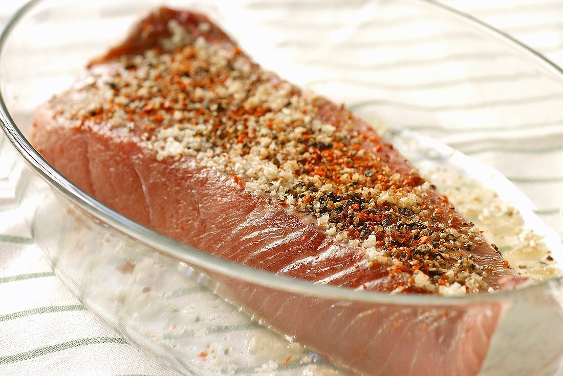 Raw tuna fillet with spices