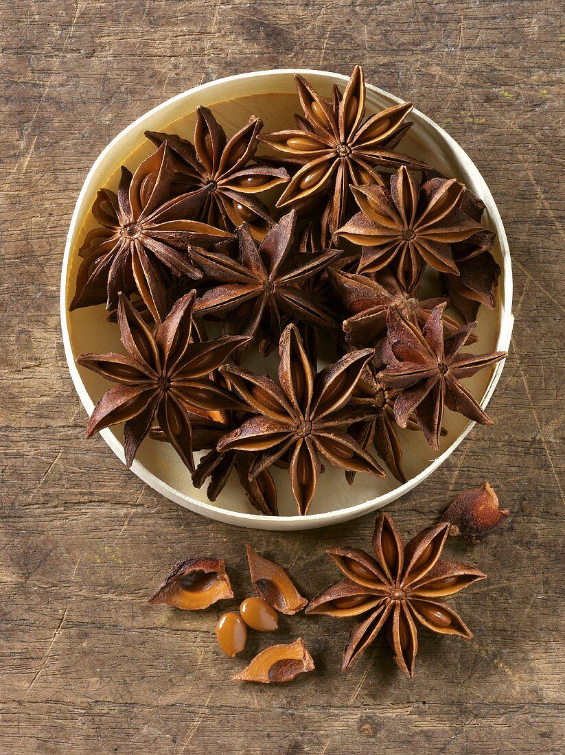 Star anise in bowl