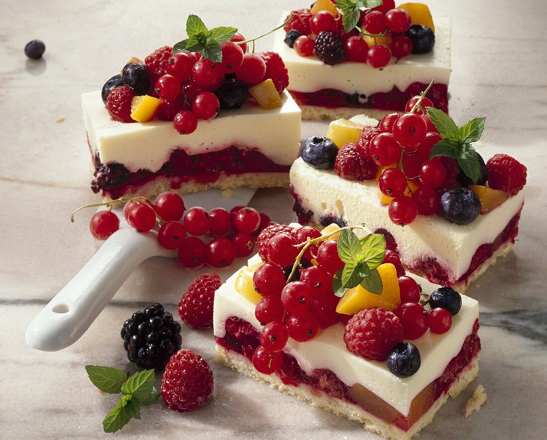 Quark slices with berries