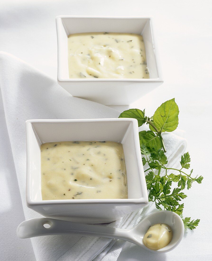 Sauce Paloise (Butter sauce with chervil and peppermint)
