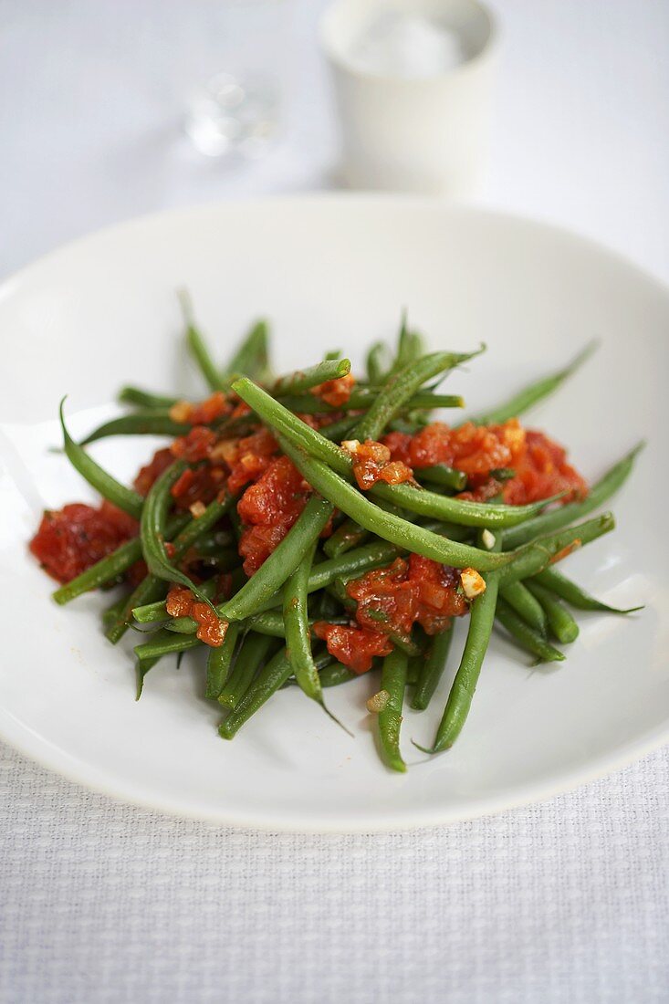 Green beans with tomato salsa