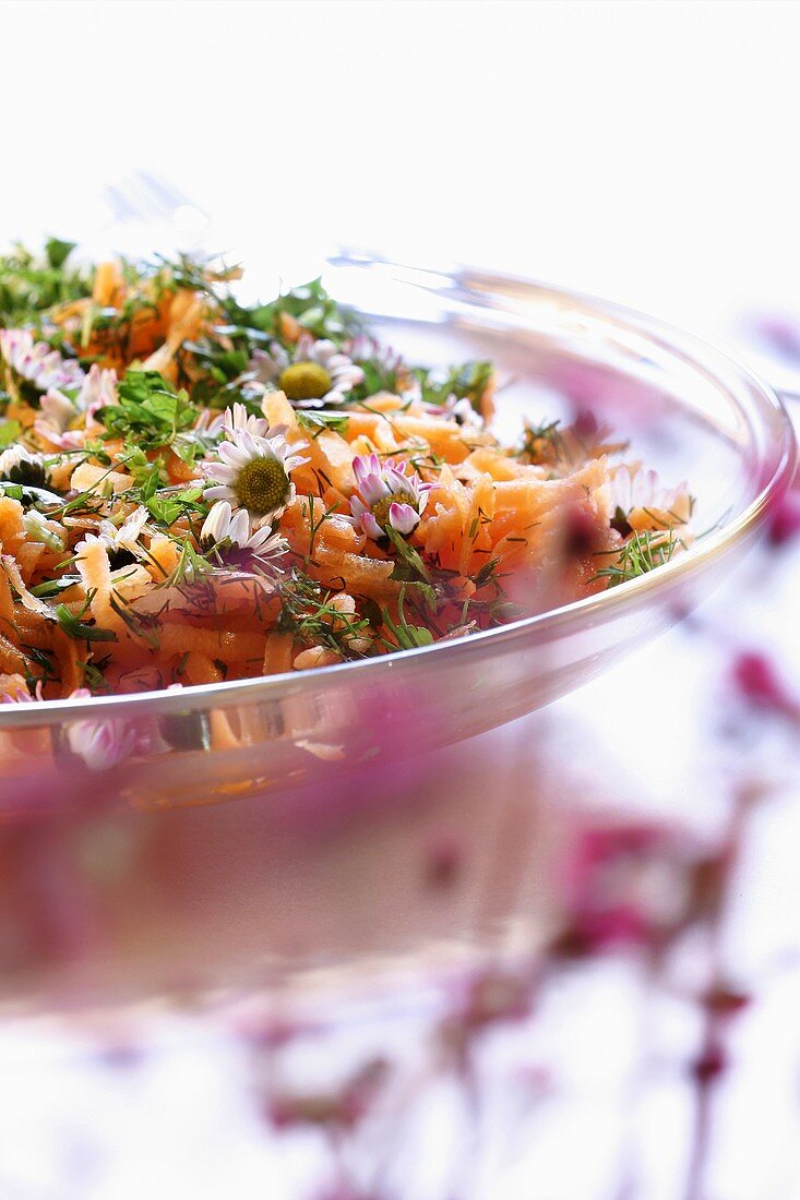 Carrot salad with daisies