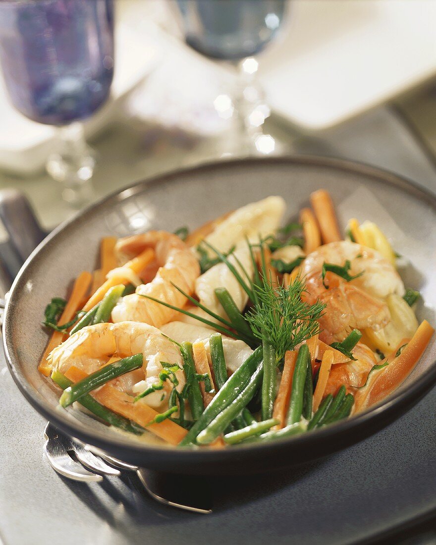 Scampi and sole with carrots and green beans
