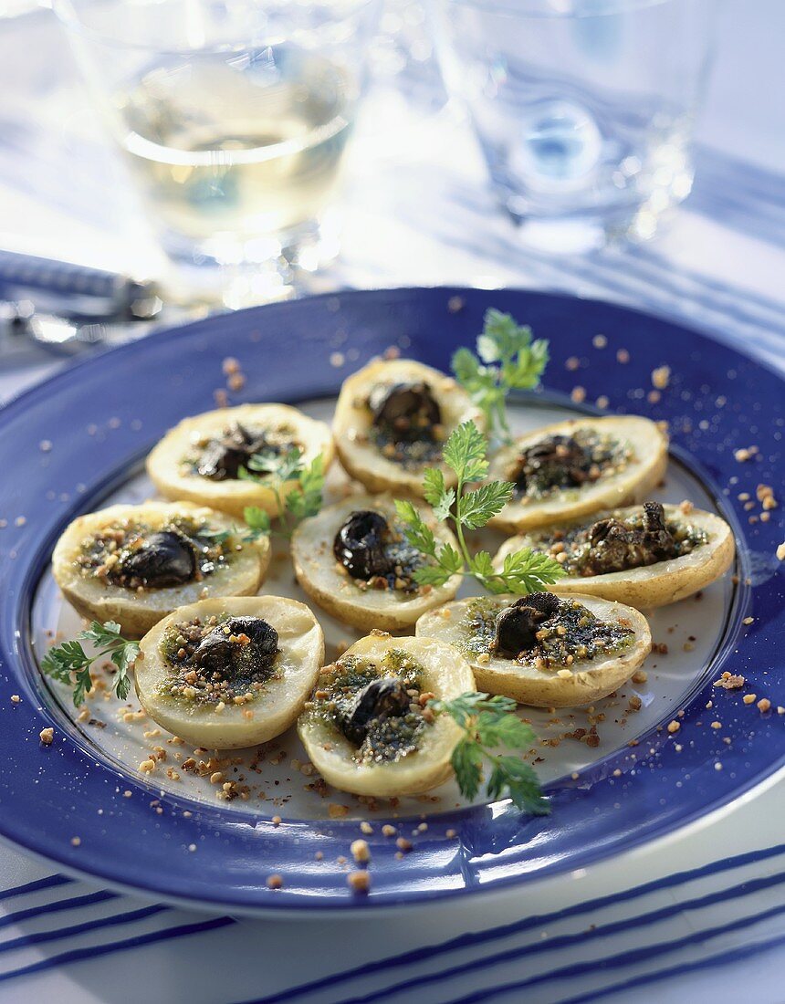 Potatoes stuffed with snails