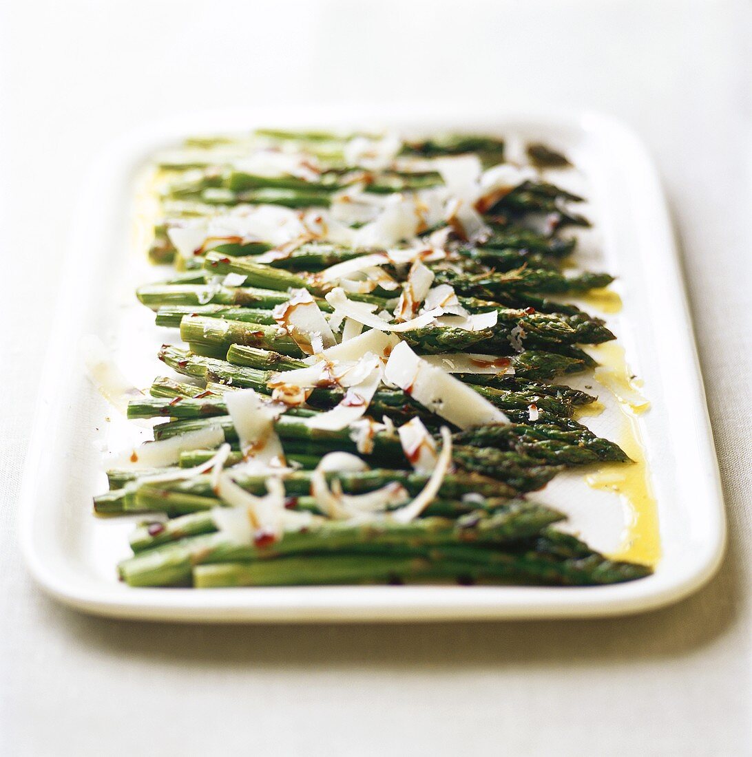 Roasted green asparagus with Parmesan shavings