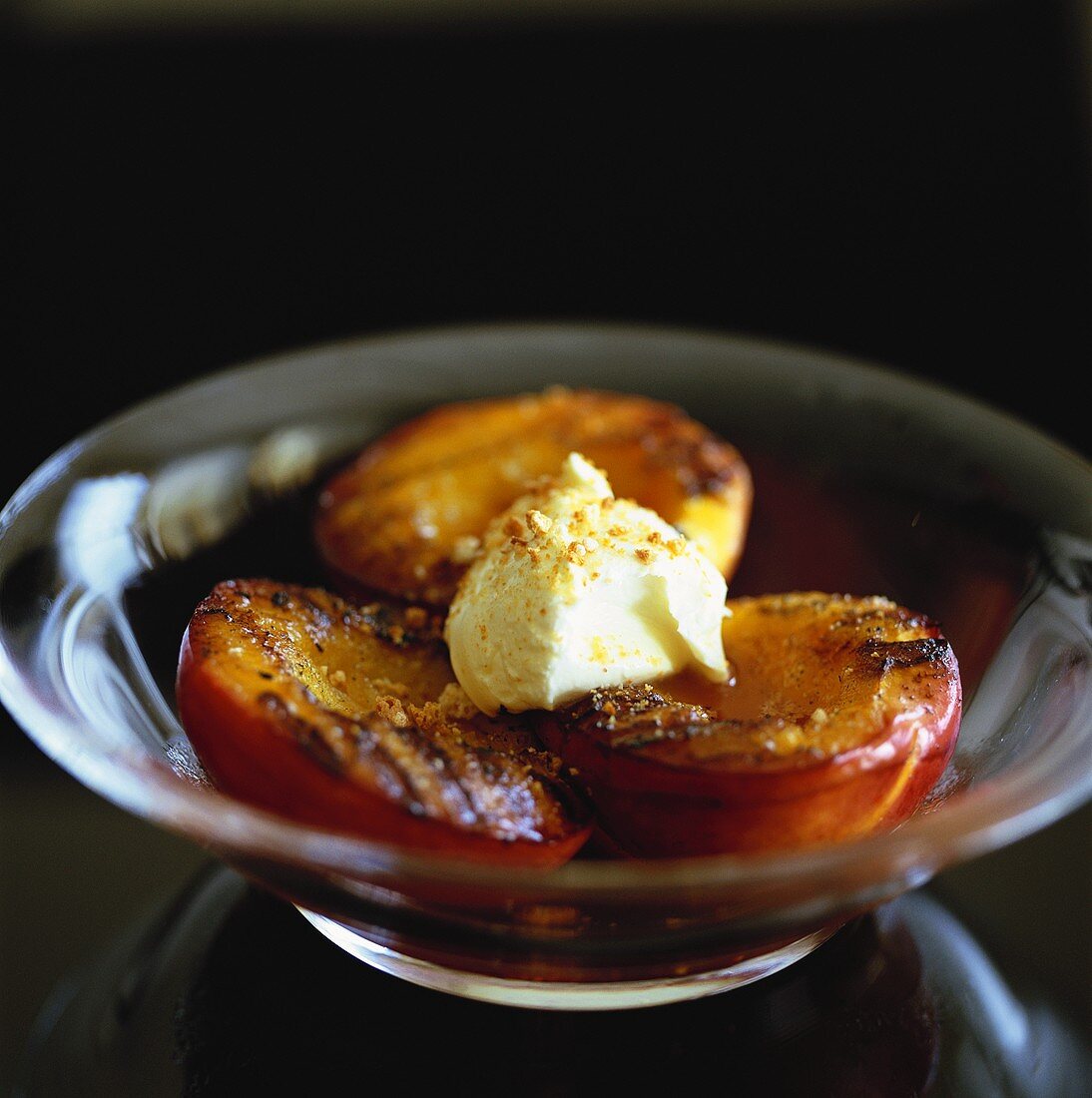 Grilled nectarines with cream