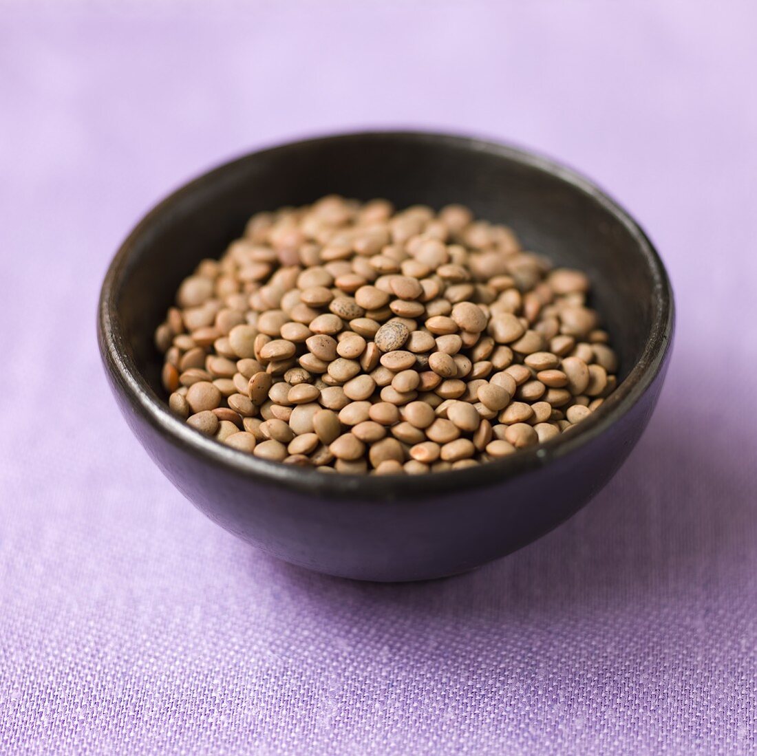 Brown lentils in a bowl