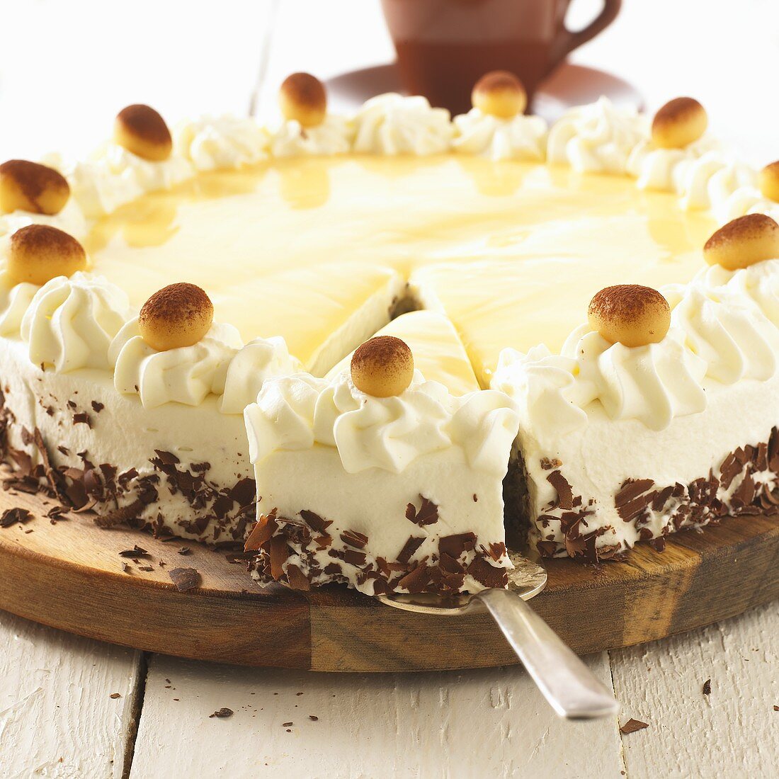 Eierlikörtorte, angeschnitten