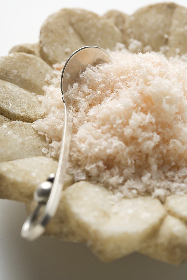 Bath salts in flower-shaped dish