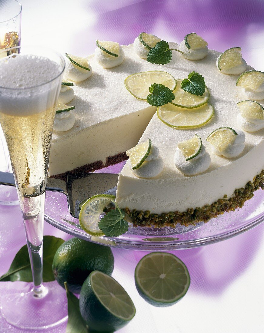 Champagner-Limetten-Torte mit Sahne