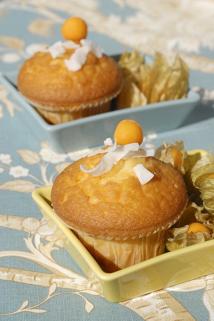 Kokosmuffins mit Physalis