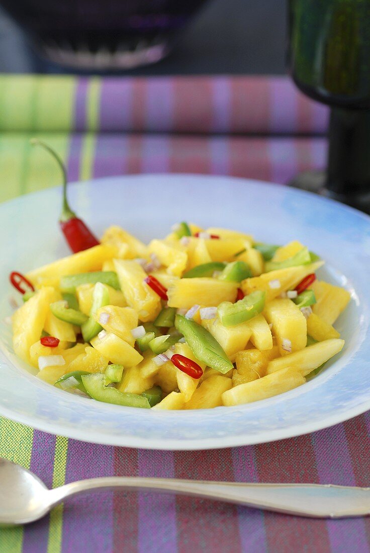 Spicy pineapple salad