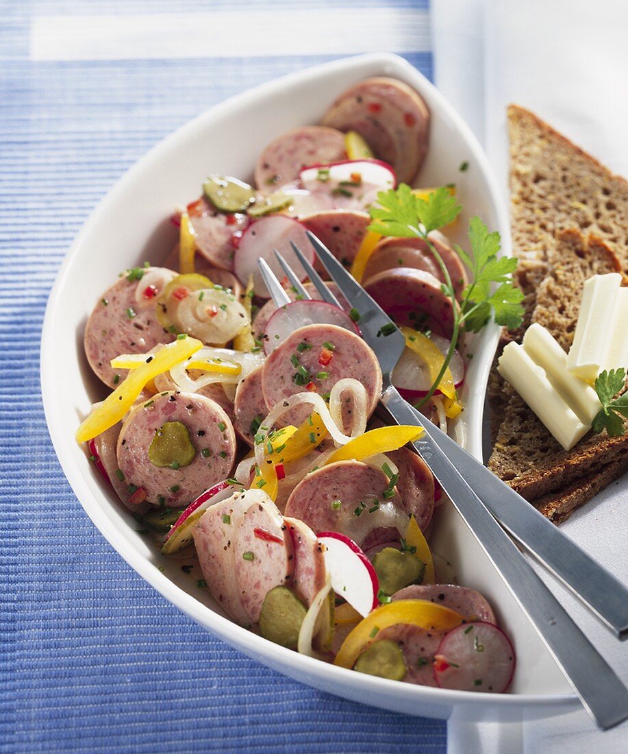 Spicy sausage, radish and pepper salad