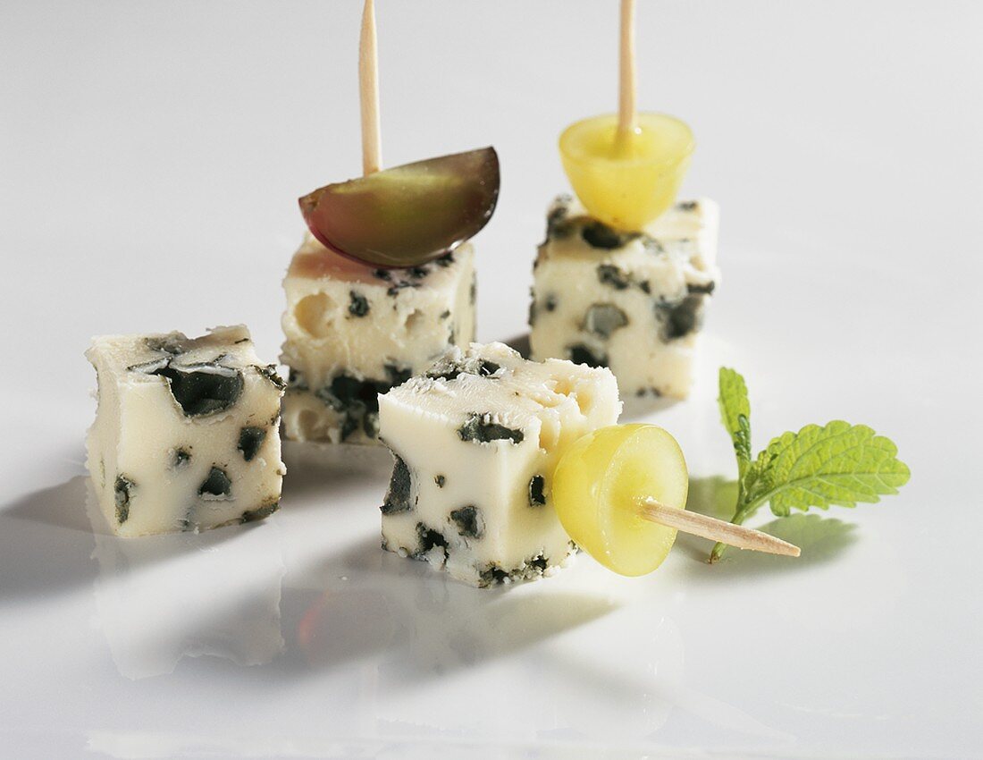 Blue cheese and grapes on cocktail sticks