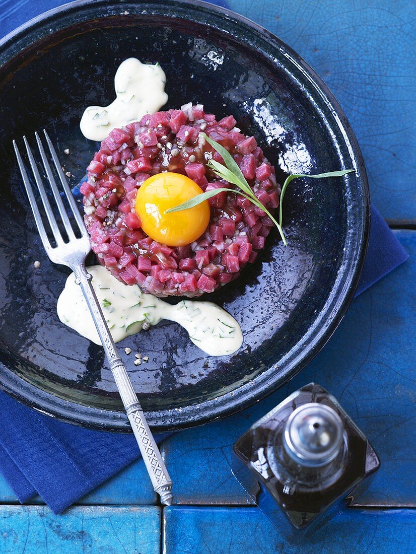 Beef tartare with egg and chive sauce