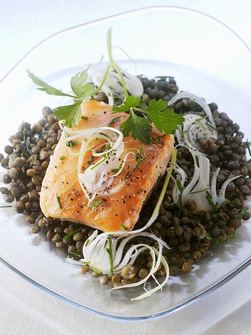 Lentil salad with salmon fillet