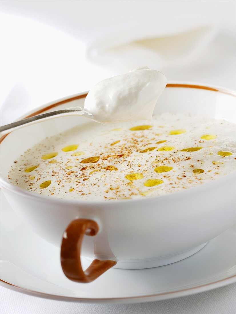 Creamed leek soup with soya and nutmeg