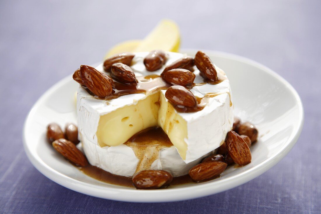 Warm Camembert with almonds and Amaretto