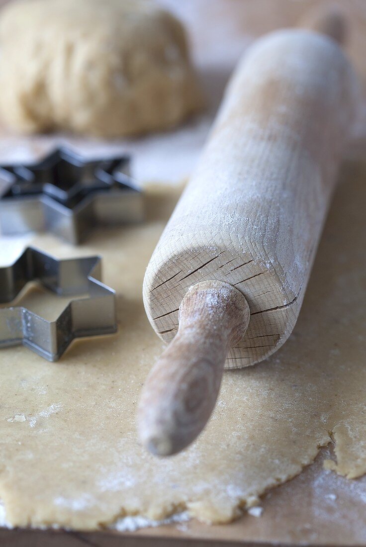 Spekulatius pastry (German Christmas shortcrust biscuits), rolling pin and cutters
