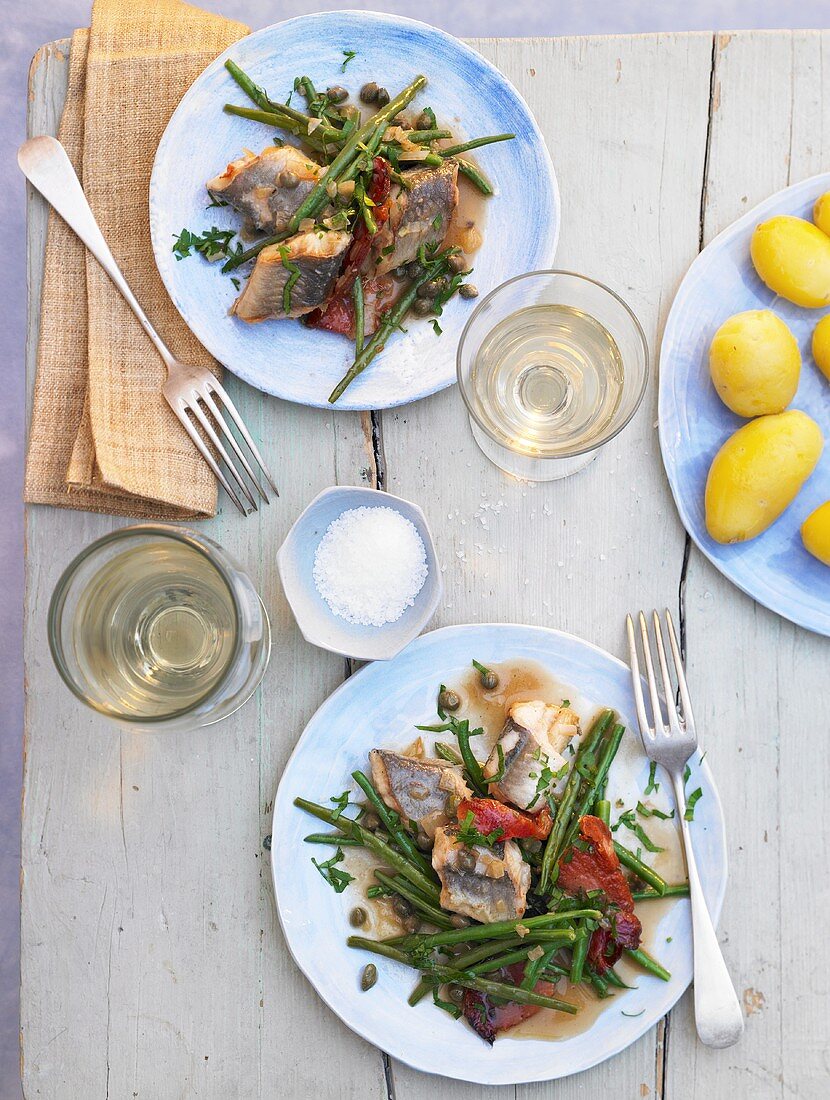 Eel with vegetables, salt, potatoes and white wine