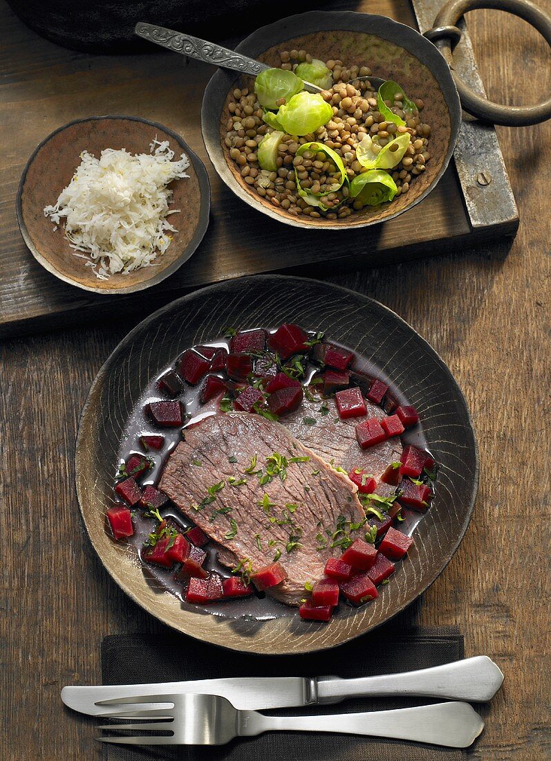 Beef with beetroot and lentils