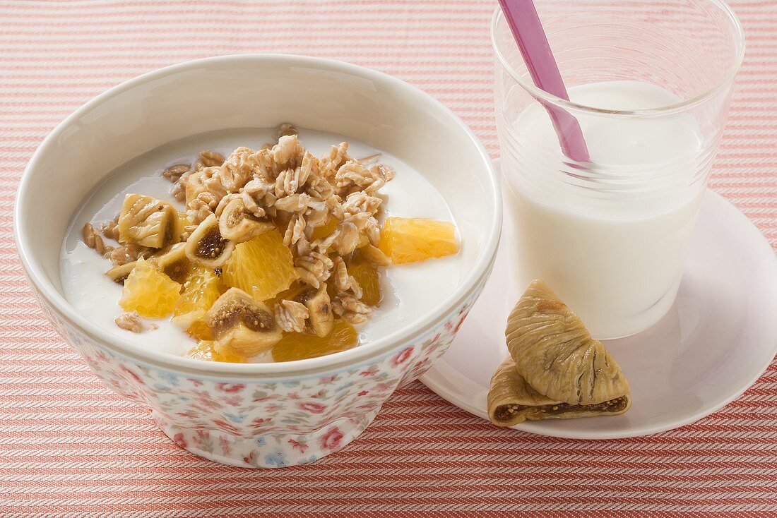 Fig muesli with oranges