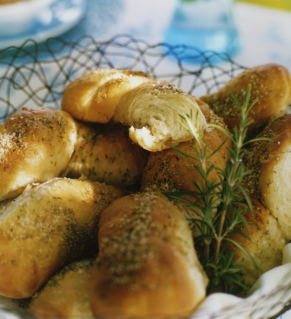 Bread rolls with herbs