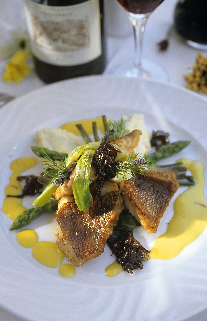 Red Roman with asparagus and onion confit (S. Africa)