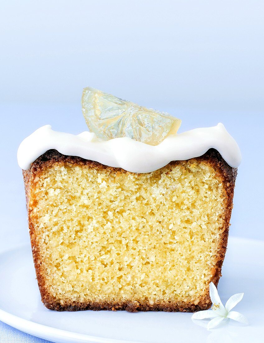 Moist lemon cake with soft cheese topping