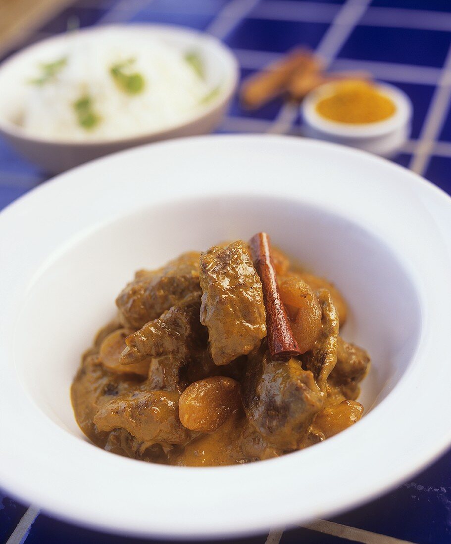 Lamb curry with apricot and cinnamon
