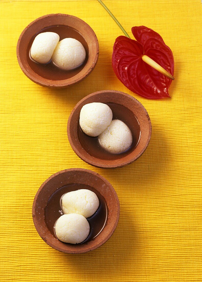 Rasgulla (süsse Käsebällchen aus Indien)