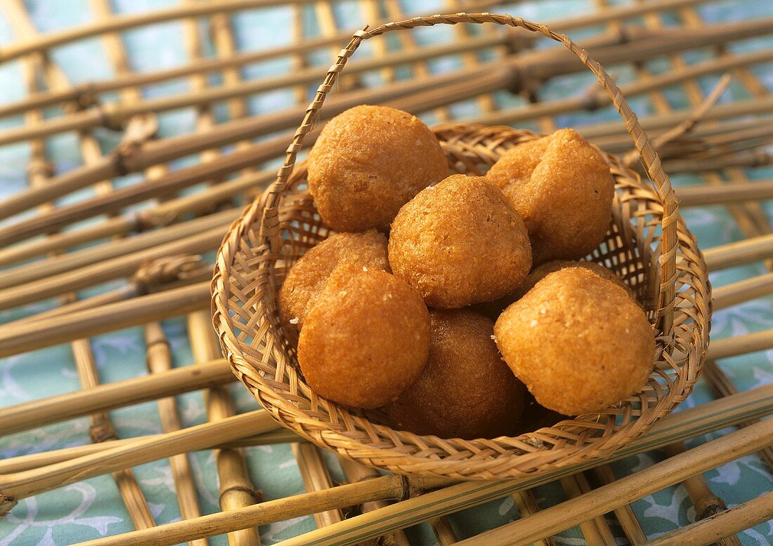 Mysore Bonda (frittierte Gemüsebällchen, Indien)