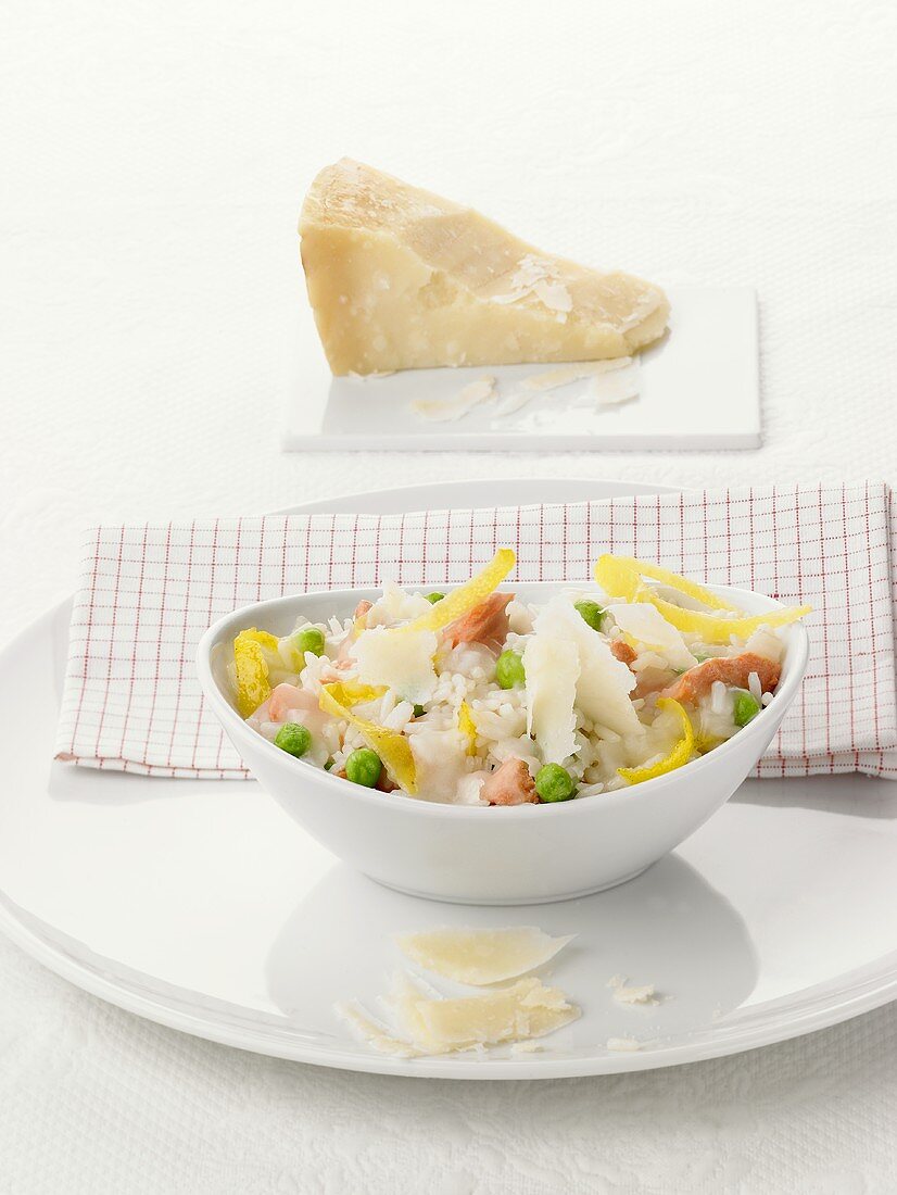 Rice with ham, peas and Parmesan