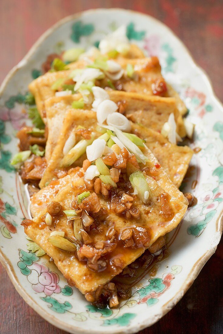 Marinated tofu with garlic and spring onions (Asia)