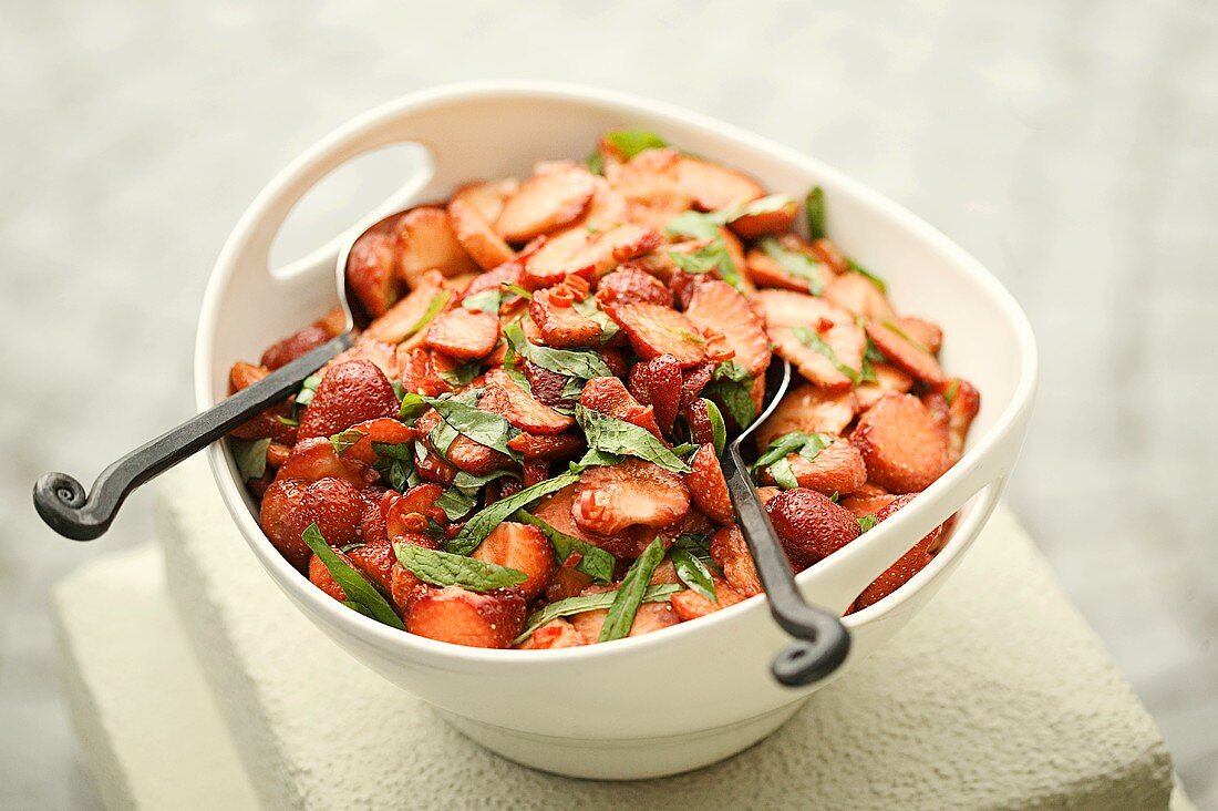 Strawberry salad with balsamic vinegar, chilli and mint