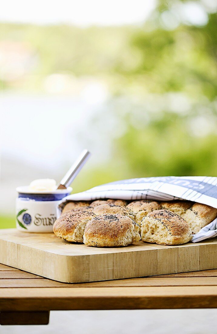 Poppy seed rolls with Graham flour and quark