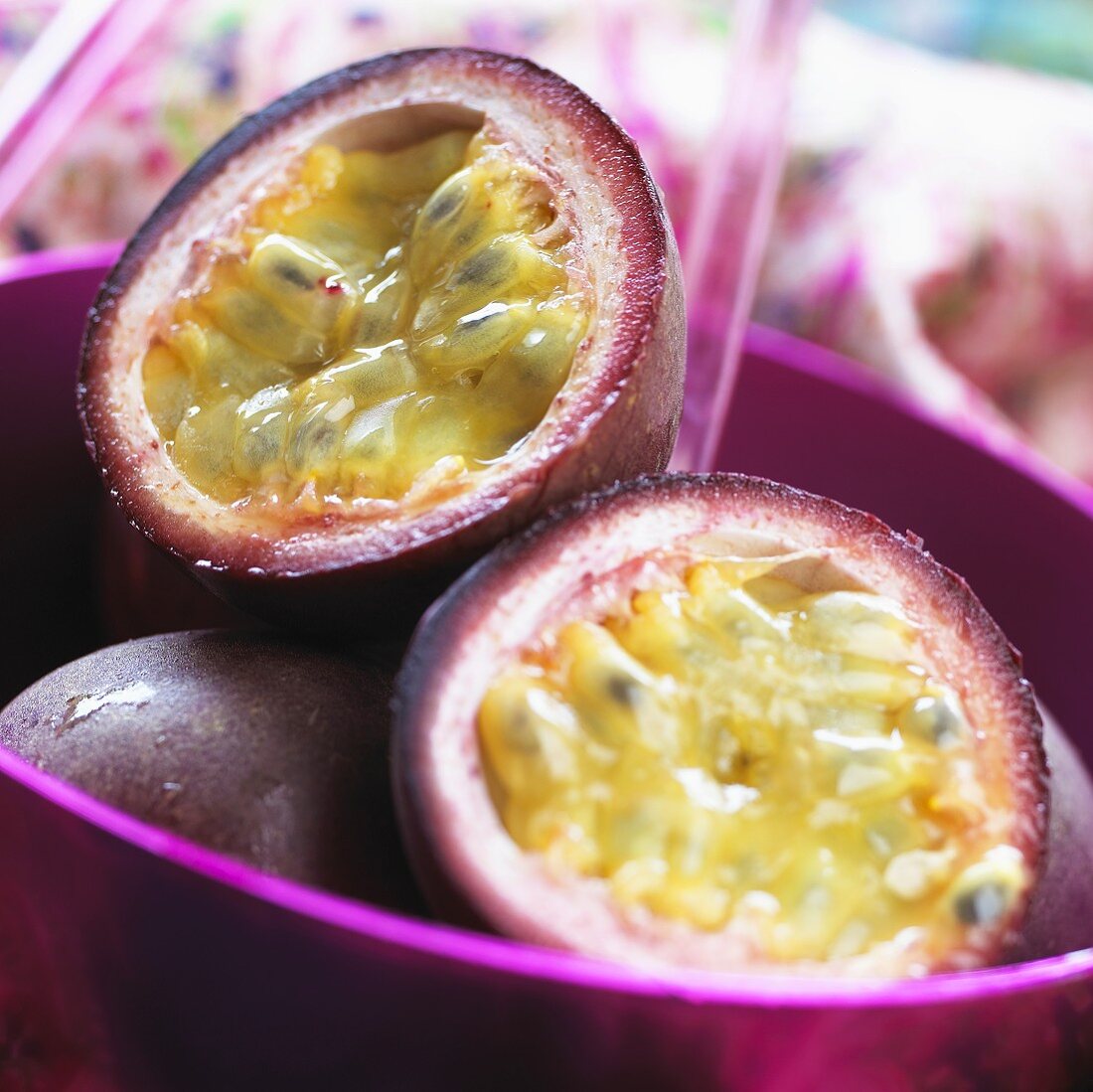 Purple passion fruit (Passiflora edulis)