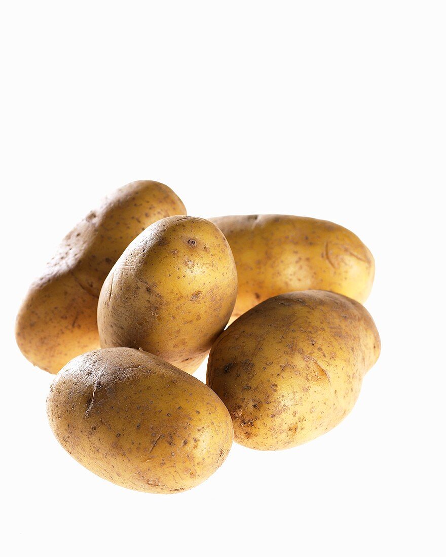 Fünf Kartoffeln der Sorte 'Ditta'