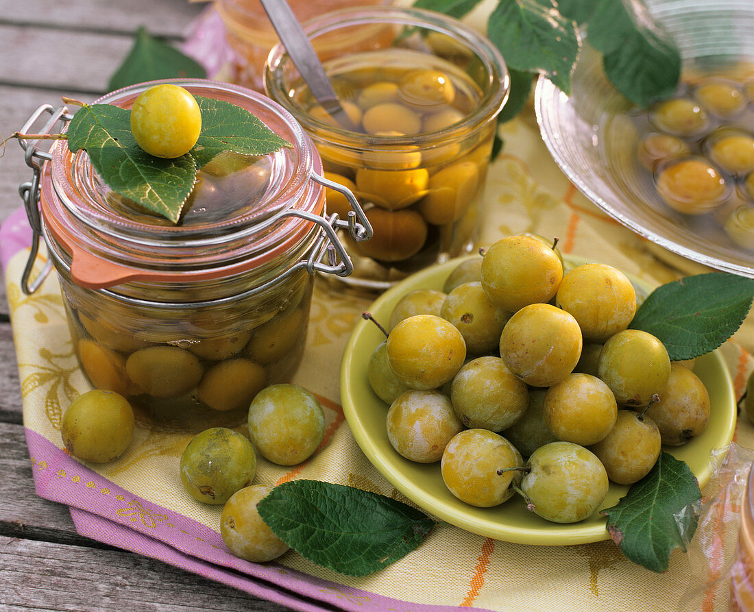 Mirabelles, raw and as compote
