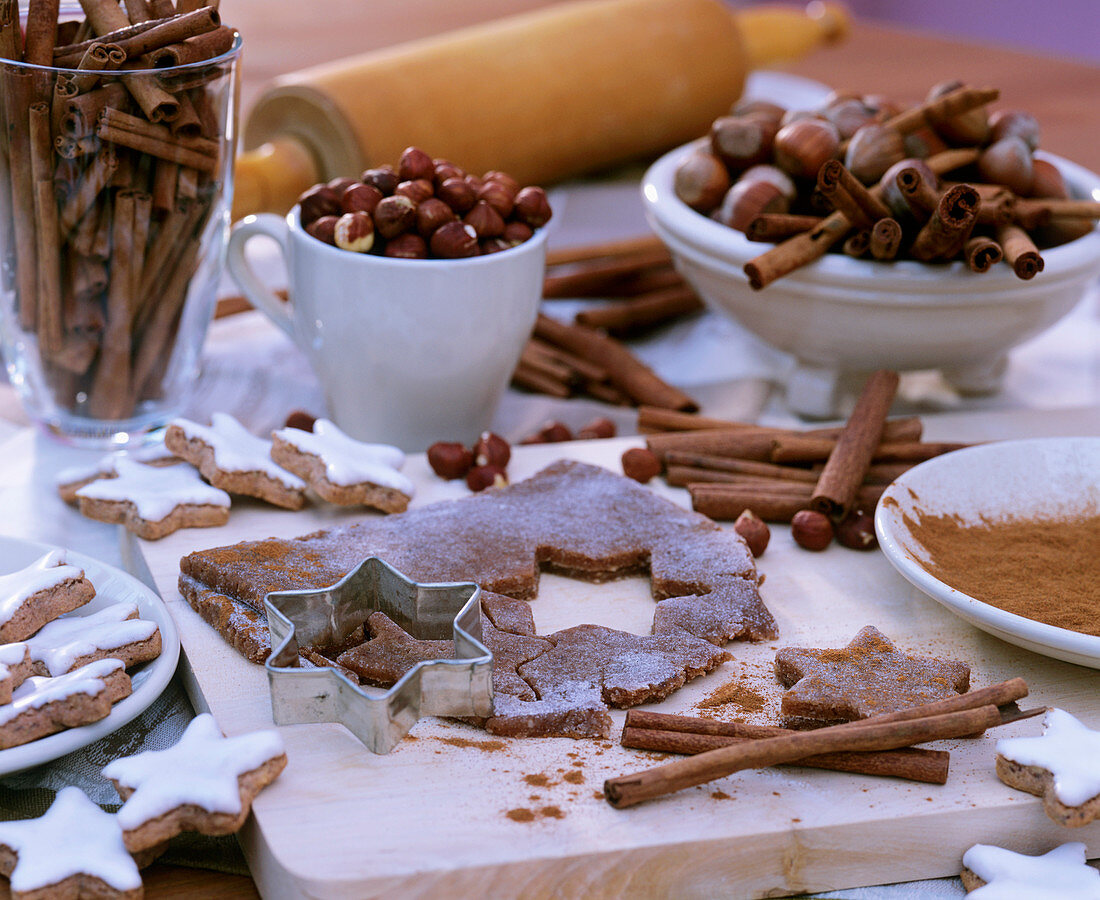 Baking cinnamon stars