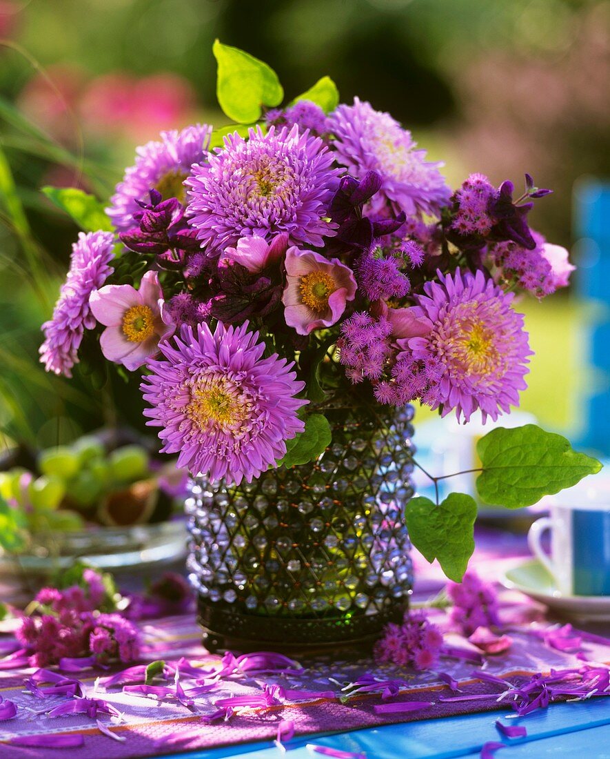 Blumenstrauß aus violetten Blumen