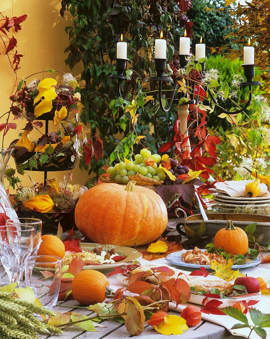 Table with autumn decorations