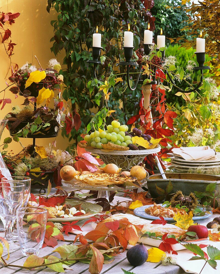 Table with autumn decorations